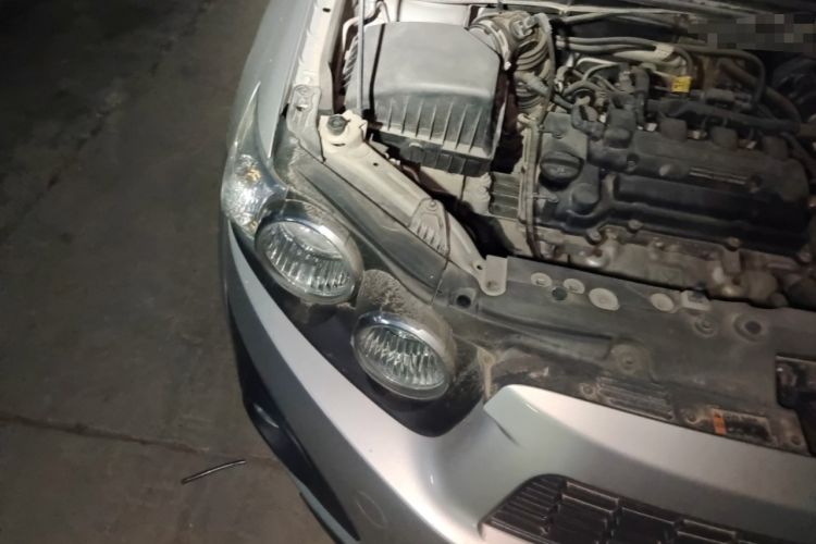 Used Chevrolet Aveo Sonic 2011 Sedan 1.4L Manual Transmission SE Engine Bay Right