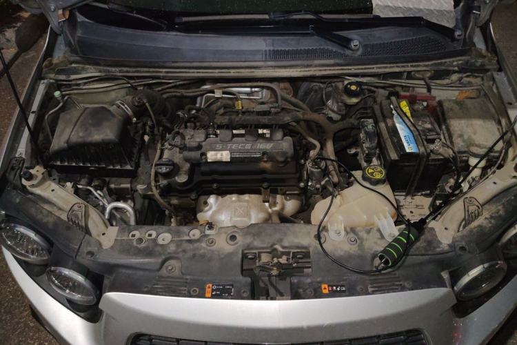 Used Chevrolet Aveo Sonic 2011 Hatchback 1.4L MT SE Engine Bay