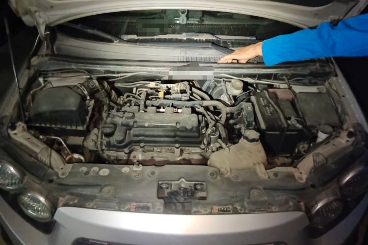 Used Chevrolet Aveo Sonic 2011 Sedan 1.4L Manual Transmission SE Engine Bay