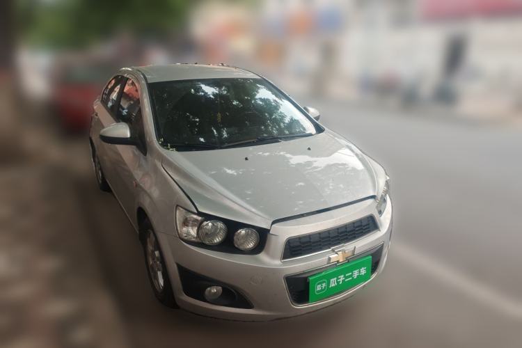 Used Chevrolet Aveo Sonic 2011 Sedan 1.4L Manual Transmission SE Front Right 45 Deg