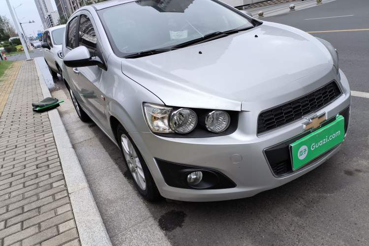 Used Chevrolet Aveo Sonic 2011 Hatchback 1.6L MT SX Front Right 45 Deg