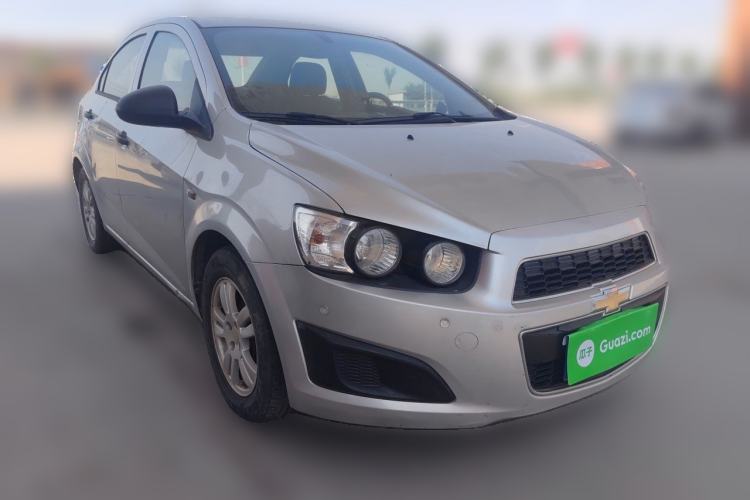 Used Chevrolet Aveo Sonic 2011 Sedan 1.4L MT SL Front Right 45 Deg