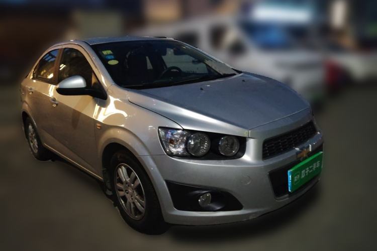 Used Chevrolet Aveo Sonic 2011 Hatchback 1.4L MT SE Front Right 45 Deg