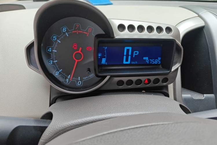 Used Chevrolet Aveo Sonic 2011 Sedan 1.4L Automatic SE Instrument Cluster