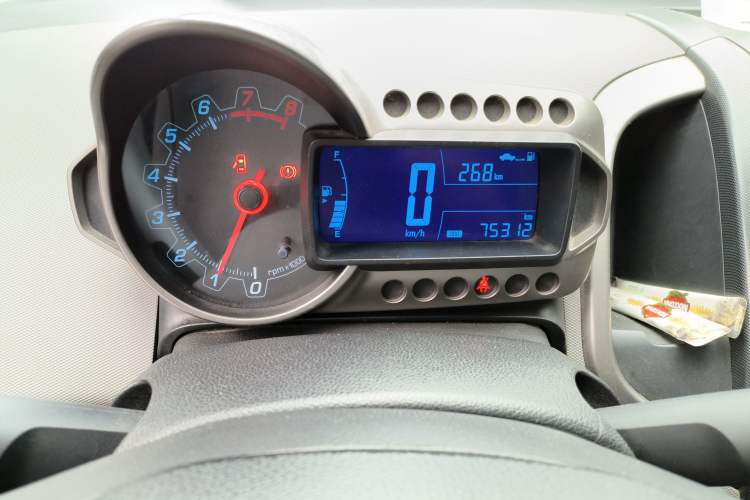 Used Chevrolet Aveo Sonic 2011 Hatchback 1.6L MT SX Instrument Cluster
