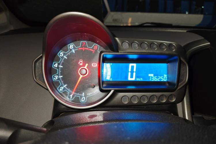 Used Chevrolet Aveo Sonic 2011 Hatchback 1.4L MT SE Instrument Cluster