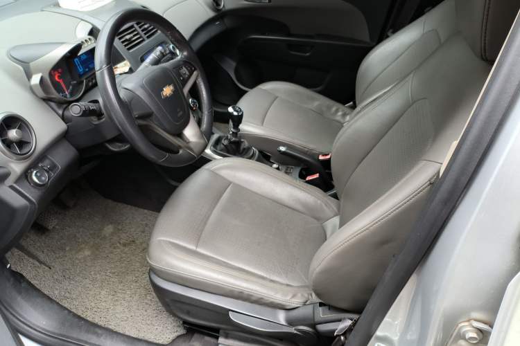 Used Chevrolet Aveo Sonic 2011 Hatchback 1.6L MT SX Left Front Seat