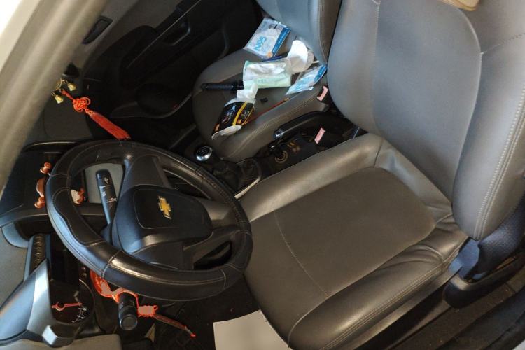Used Chevrolet Aveo Sonic 2011 Sedan 1.4L MT SL Left Front Seat