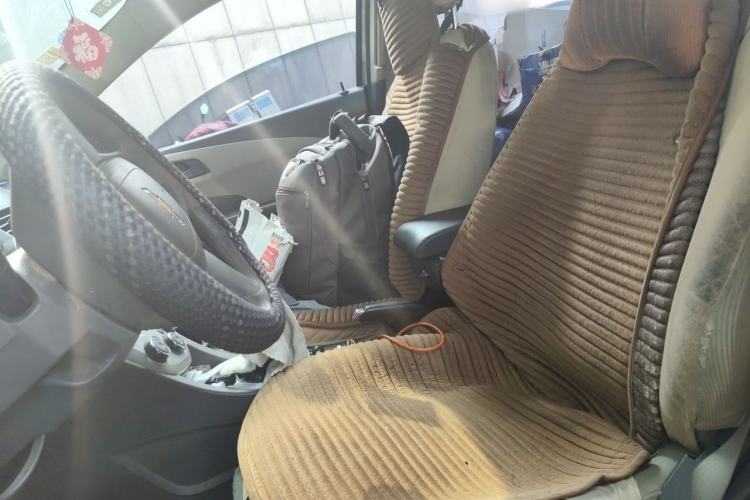 Used Chevrolet Aveo Sonic 2011 Sedan 1.4L MT SL Left Front Seat