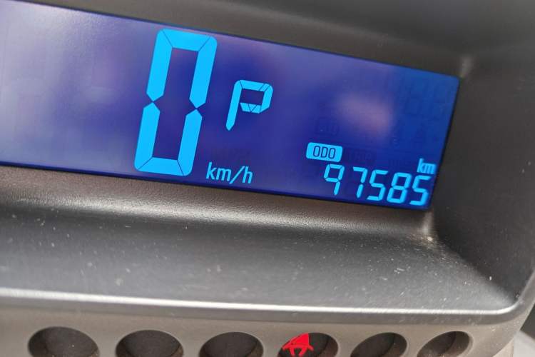 Used Chevrolet Aveo Sonic 2011 Sedan 1.4L Automatic SE Odometer Close Up
