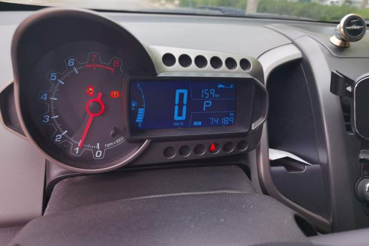 Used Chevrolet Aveo Sonic 2011 Sedan 1.6L Automatic SX Odometer Close Up
