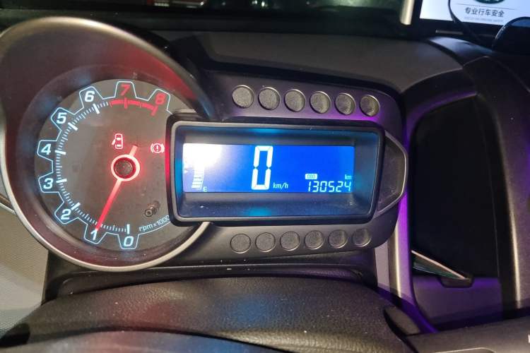 Used Chevrolet Aveo Sonic 2011 Sedan 1.4L Manual Transmission SE Odometer Close Up