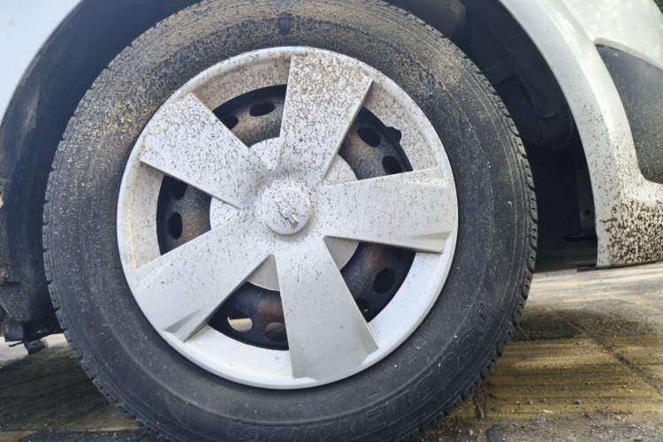 Used Chevrolet Aveo Sonic 2011 Sedan 1.4L Automatic SL Right Front Wheel Hub