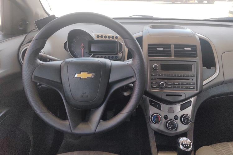Used Chevrolet Aveo Sonic 2011 Sedan 1.4L MT SL Steering Wheel