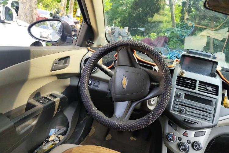 Used Chevrolet Aveo Sonic 2011 Sedan 1.4L MT SL Steering Wheel