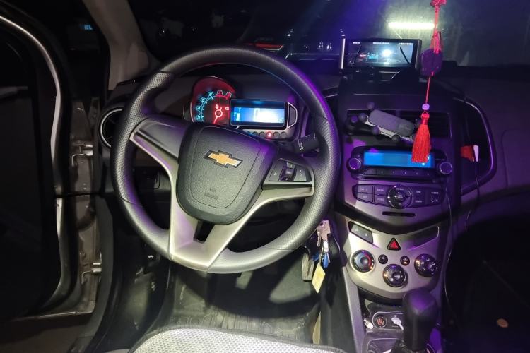 Used Chevrolet Aveo Sonic 2011 Sedan 1.4L Manual Transmission SE Steering Wheel