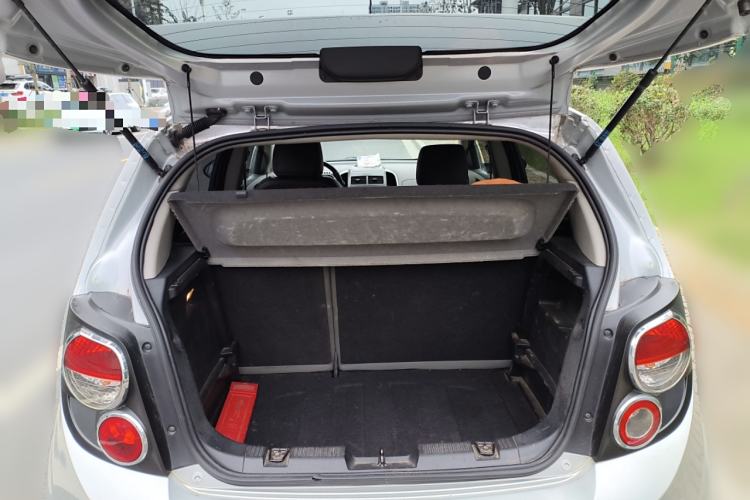 Used Chevrolet Aveo Sonic 2011 Hatchback 1.6L MT SX Trunk