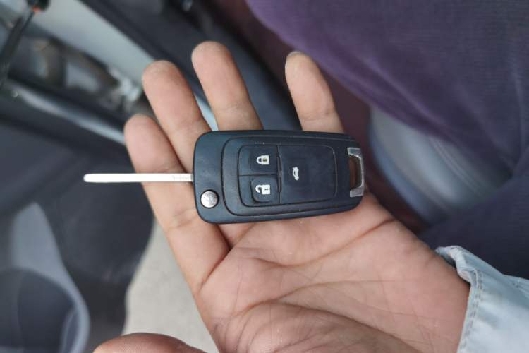 Used Chevrolet Aveo Sonic 2011 Sedan 1.6L Automatic SX Vehicle Key
