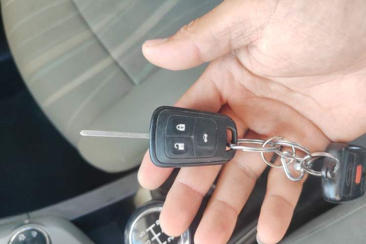 Used Chevrolet Aveo Sonic 2011 Sedan 1.4L MT SL Vehicle Key