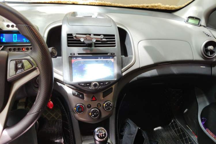 Used Chevrolet Aveo Sonic 2011 Sedan 1.4L Manual Transmission SE Audio And AC Panel