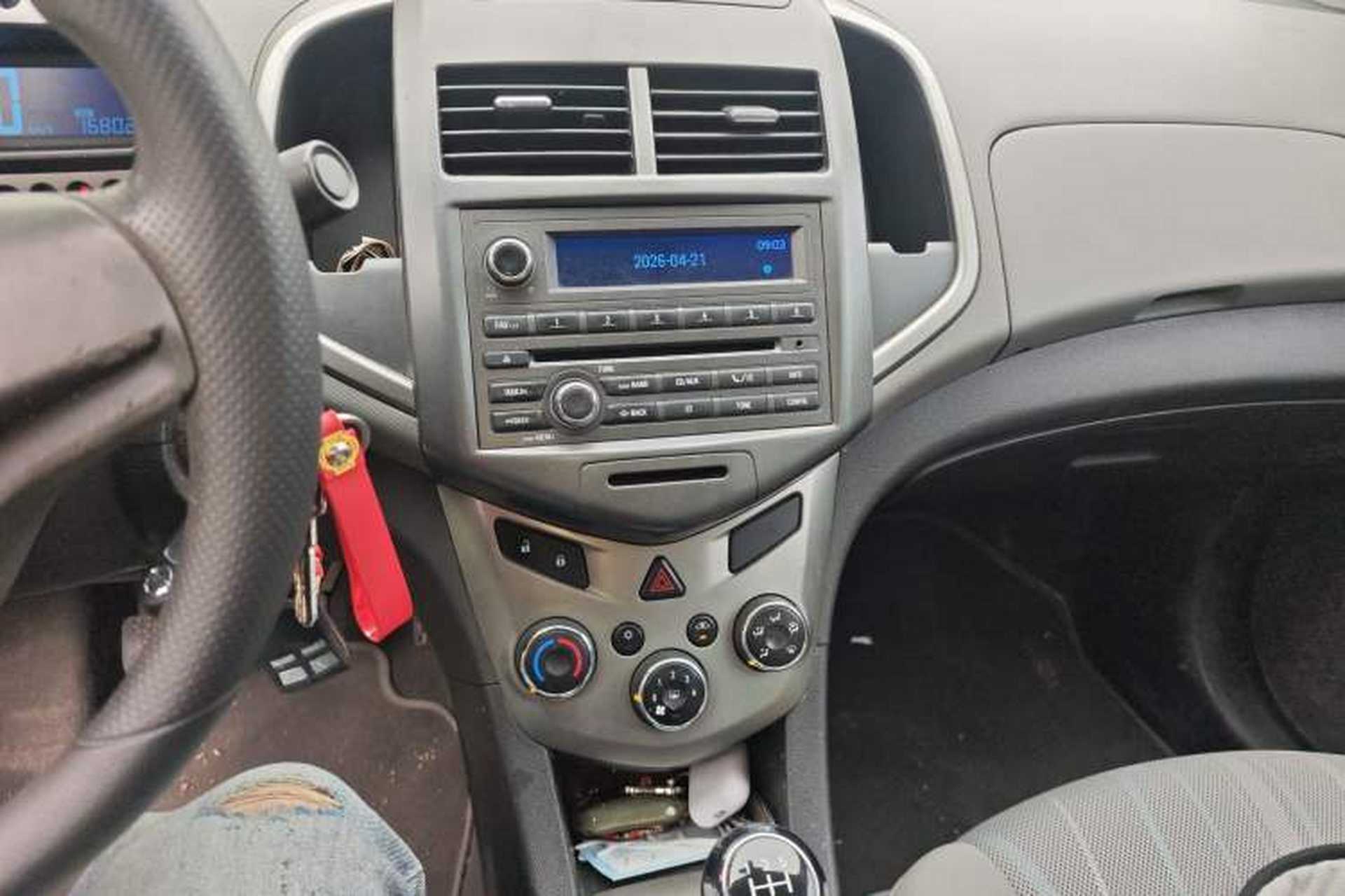 Used Chevrolet Aveo Sonic 2011 Sedan 1.4L MT SL Audio And AC Panel