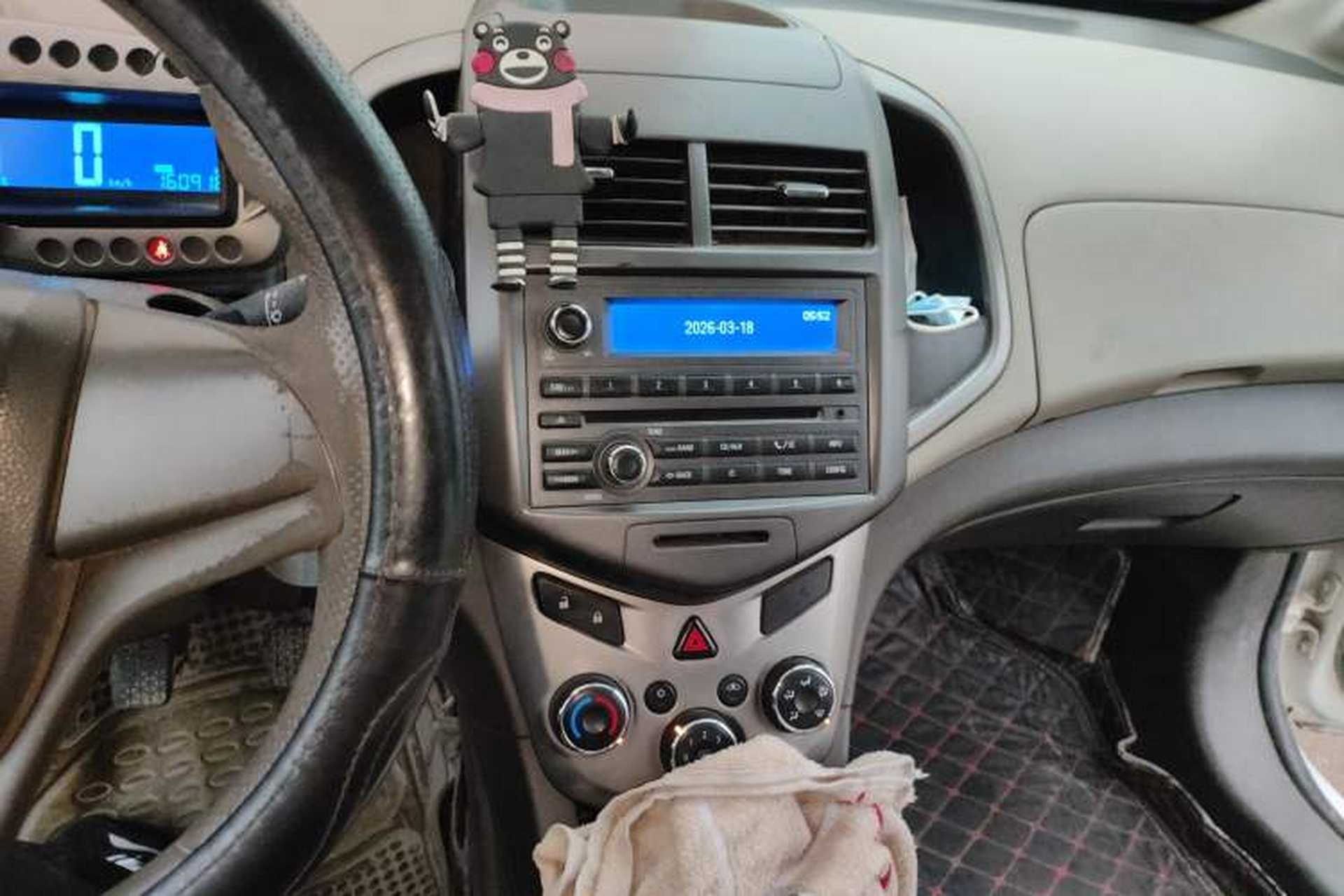 Used Chevrolet Aveo Sonic 2011 Sedan 1.4L MT SL Audio And AC Panel