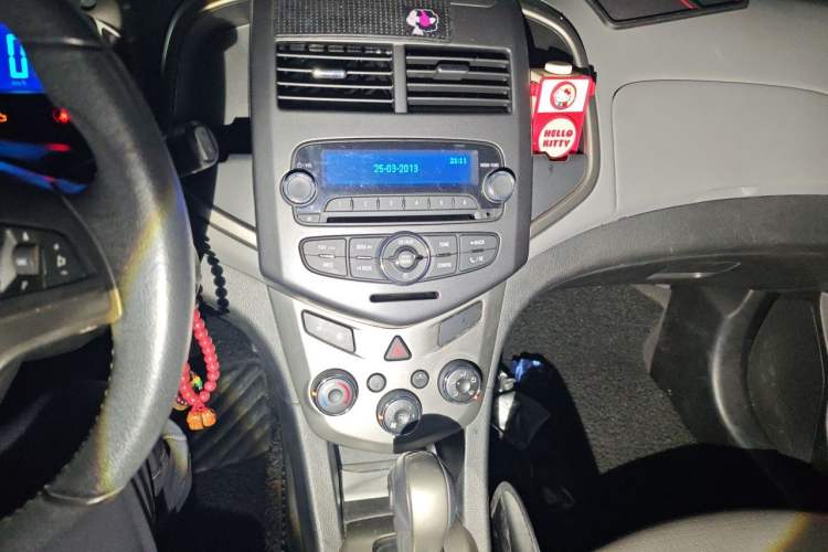 Used Chevrolet Aveo Sonic 2011 Hatchback 1.6L AT SX Audio And AC Panel