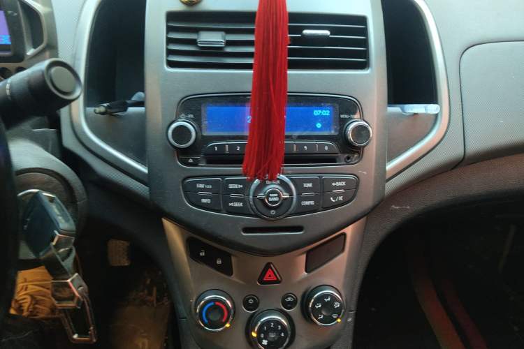 Used Chevrolet Aveo Sonic 2011 Sedan 1.6L Manual Transmission SX Audio And AC Panel
