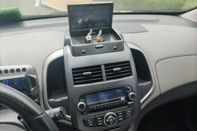 Used Chevrolet Aveo Sonic 2011 Hatchback 1.6L AT SX Audio And AC Panel