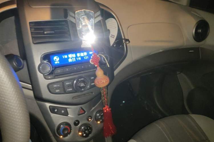 Used Chevrolet Aveo Sonic 2011 Sedan 1.4L Manual Transmission SE Audio And AC Panel