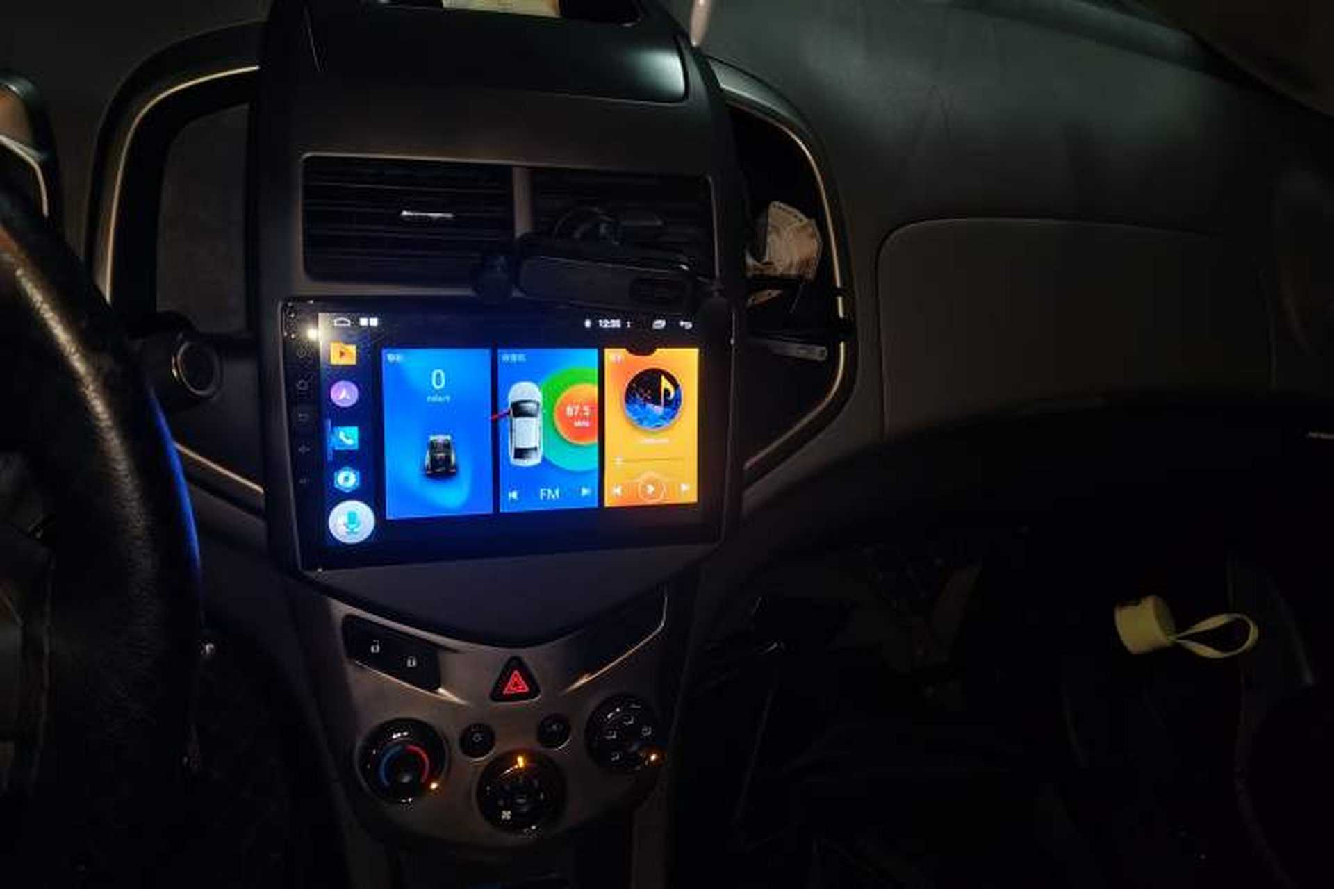 Used Chevrolet Aveo Sonic 2011 Sedan 1.4L MT SL Audio And AC Panel