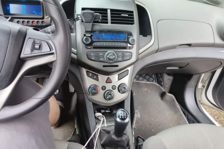 Used Chevrolet Aveo Sonic 2011 Sedan 1.4L Manual Transmission SE Audio And AC Panel