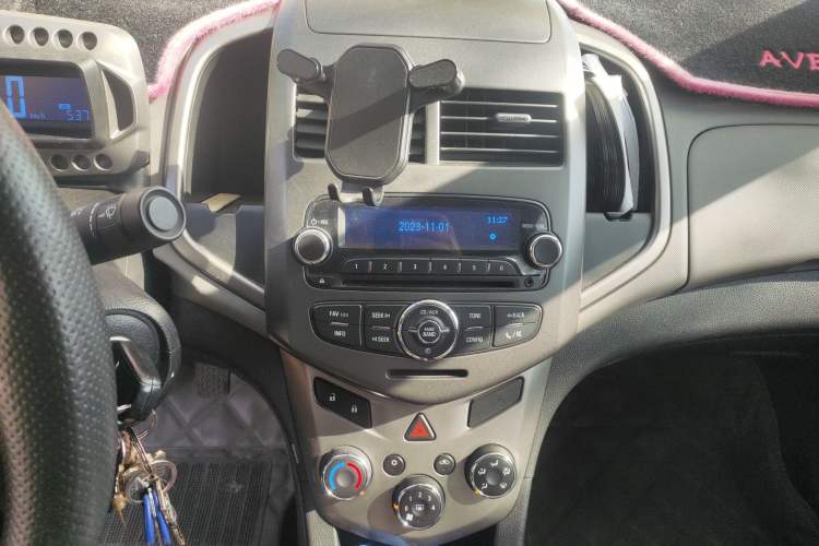 Used Chevrolet Aveo Sonic 2011 Sedan 1.4L Manual Transmission SE Audio And AC Panel