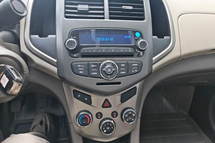 Used Chevrolet Aveo Sonic 2011 Sedan 1.4L Manual Transmission SE Audio And AC Panel