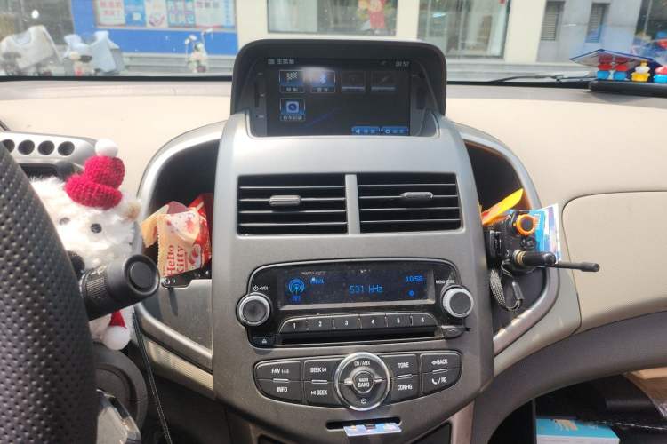 Used Chevrolet Aveo Sonic 2011 Sedan 1.4L Manual Transmission SE Audio And AC Panel
