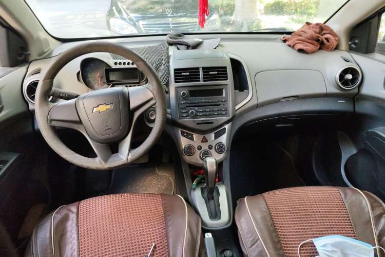 Used Chevrolet Aveo Sonic 2011 Sedan 1.4L Automatic SL Center Console