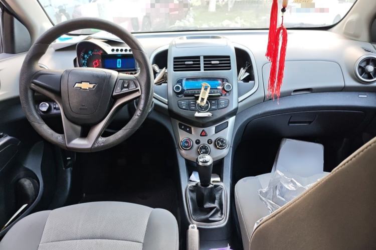 Used Chevrolet Aveo Sonic 2011 Hatchback 1.4L MT SE Center Console