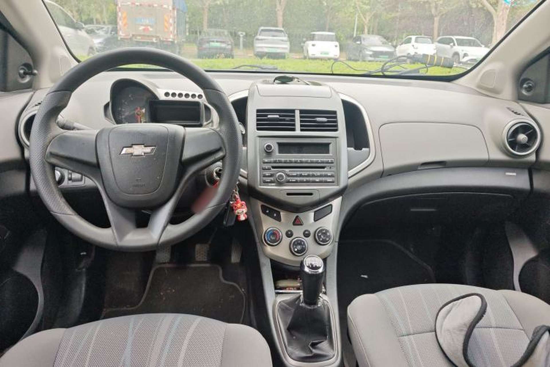 Used Chevrolet Aveo Sonic 2011 Sedan 1.4L MT SL Center Console