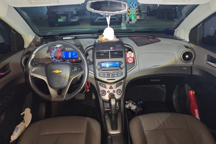Used Chevrolet Aveo Sonic 2011 Hatchback 1.6L AT SX Center Console