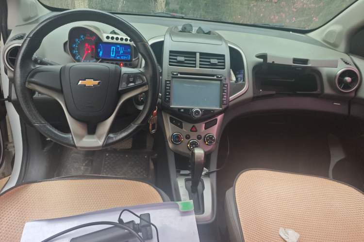 Used Chevrolet Aveo Sonic 2011 Sedan 1.6L Automatic SX Center Console
