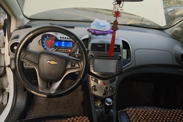 Used Chevrolet Aveo Sonic 2011 Sedan 1.4L Manual Transmission SE Center Console