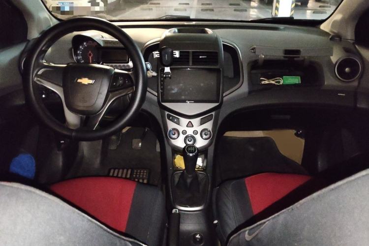 Used Chevrolet Aveo Sonic 2011 Sedan 1.4L Manual Transmission SE Center Console