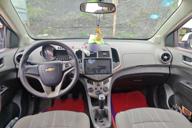 Used Chevrolet Aveo Sonic 2011 Hatchback 1.4L MT SE Center Console