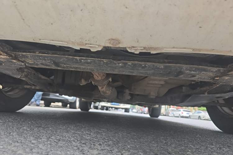 Used Chevrolet Aveo Sonic 2011 Sedan 1.4L MT SL Chassis Front