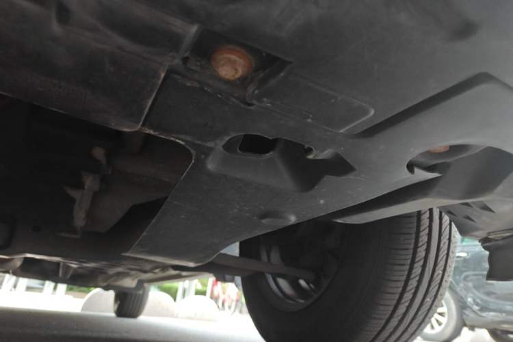 Used Chevrolet Aveo Sonic 2011 Sedan 1.4L MT SL Chassis Front Left