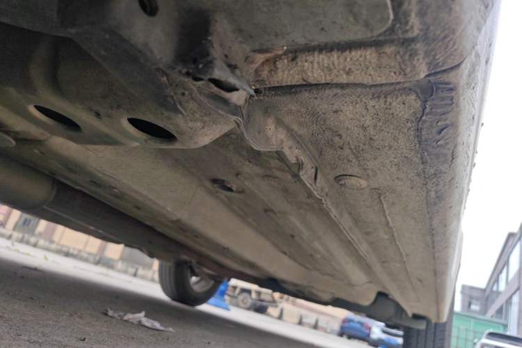 Used Chevrolet Aveo Sonic 2011 Hatchback 1.4L MT SE Chassis Front Left