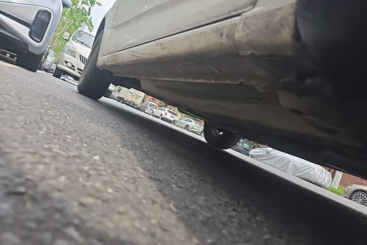 Used Chevrolet Aveo Sonic 2011 Sedan 1.4L MT SL Chassis Front Right