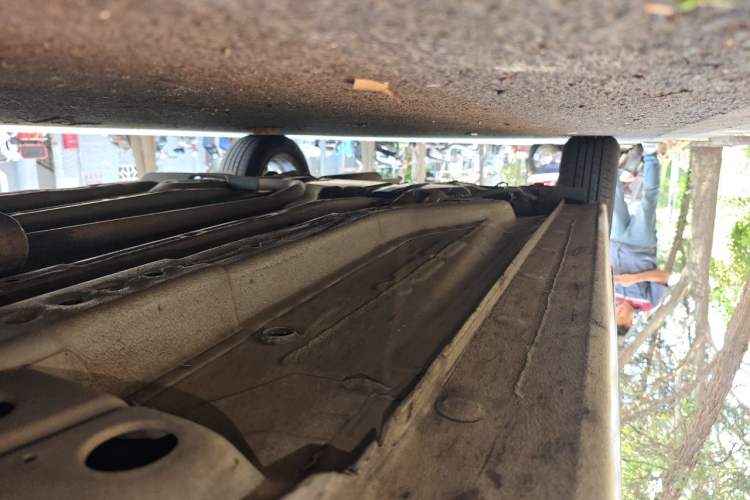 Used Chevrolet Aveo Sonic 2011 Sedan 1.4L MT SL Chassis Front Right