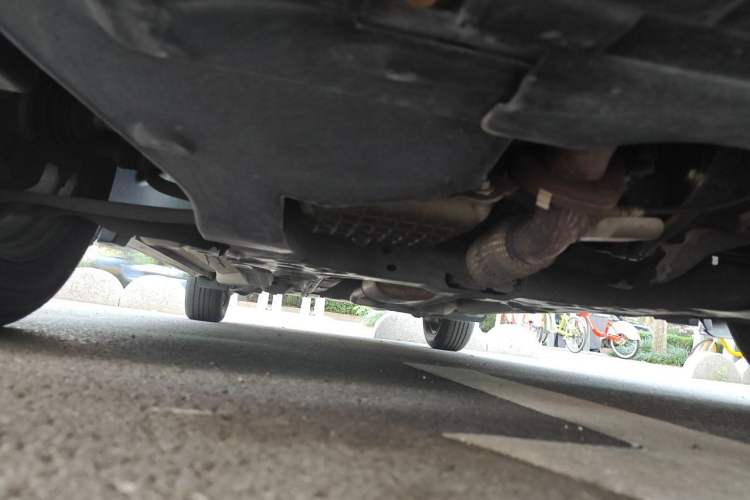 Used Chevrolet Aveo Sonic 2011 Sedan 1.4L MT SL Chassis Front Right