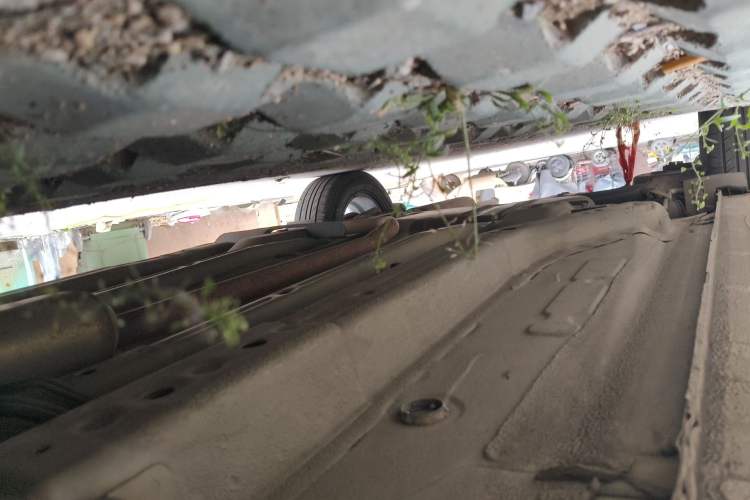 Used Chevrolet Aveo Sonic 2011 Sedan 1.4L MT SL Chassis Front Right